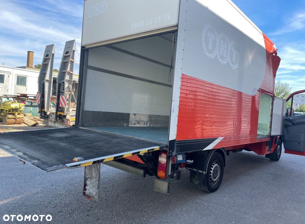 Mercedes-Benz Sprinter - 1