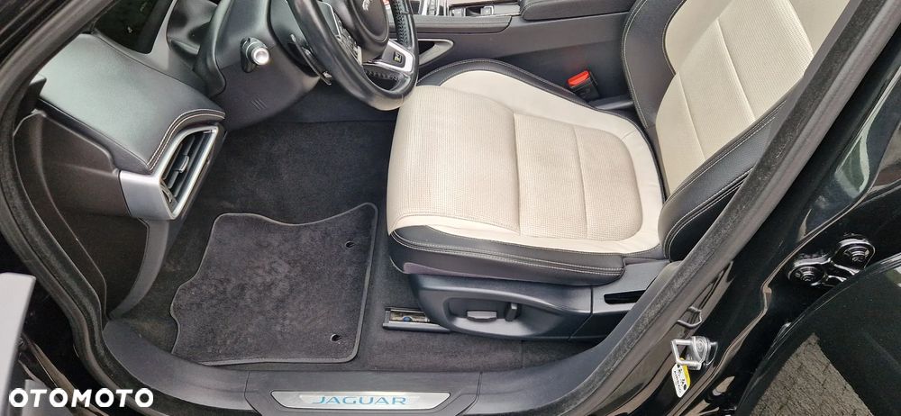 Jaguar F-Pace 20d AWD R-Sport Ingenium Edition - 19