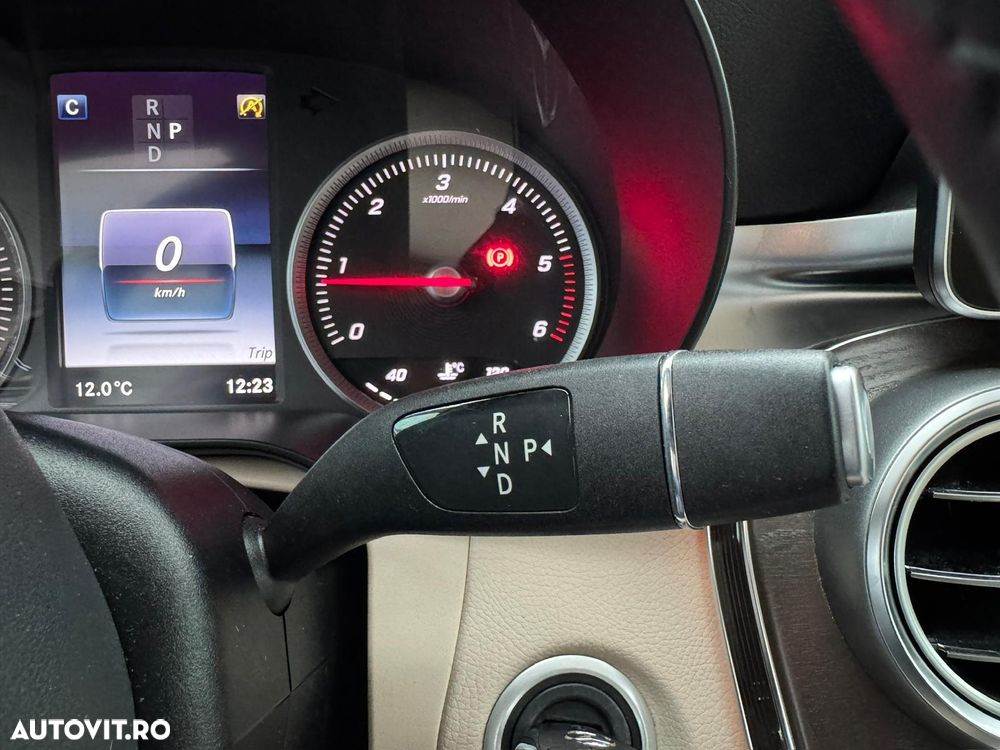 Mercedes-Benz GLC 220 d 4Matic 9G-TRONIC Exclusive - 36