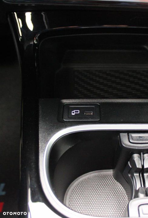 Mercedes-Benz CLA - 32