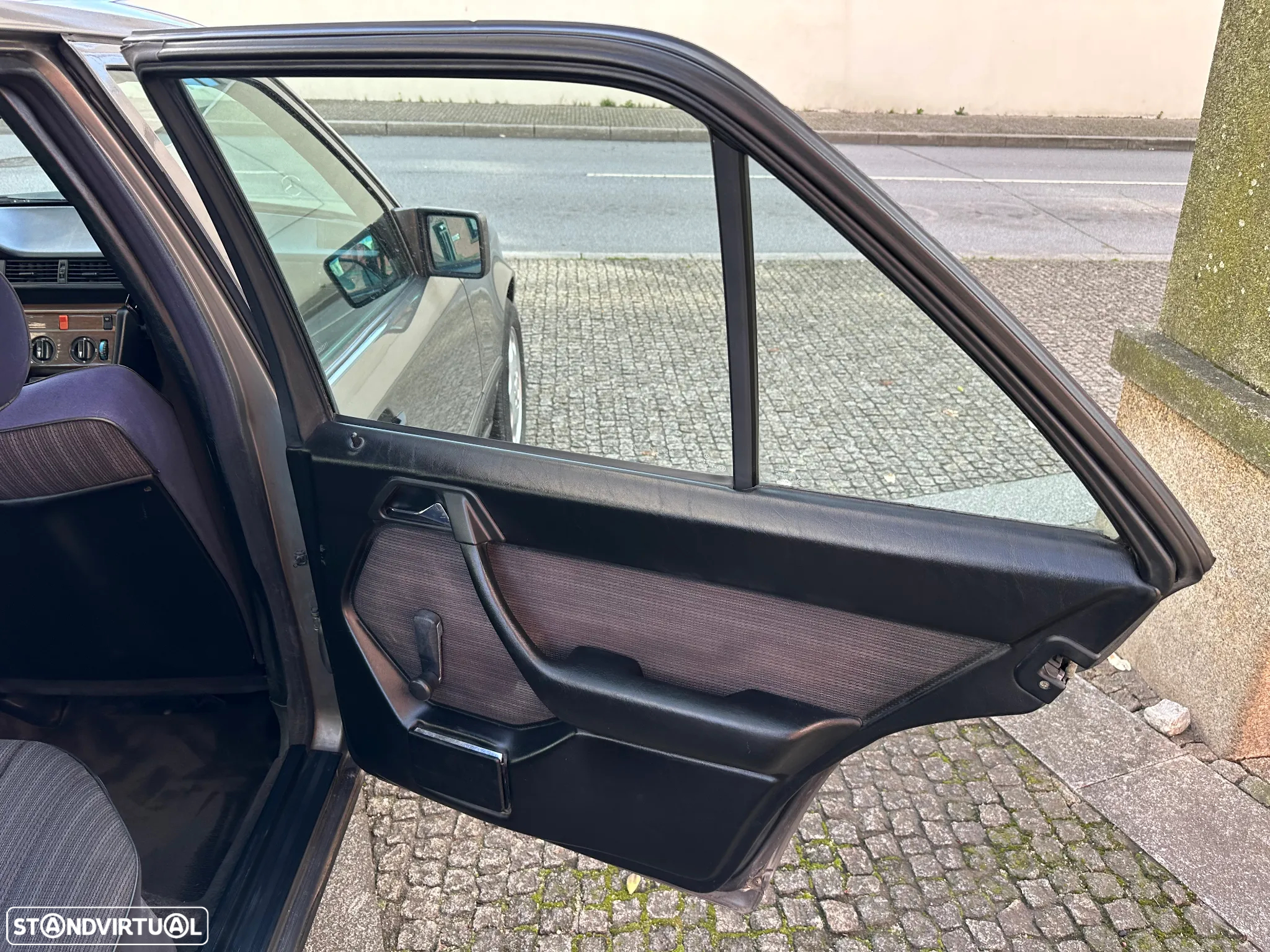 Mercedes-Benz E 230 - 26