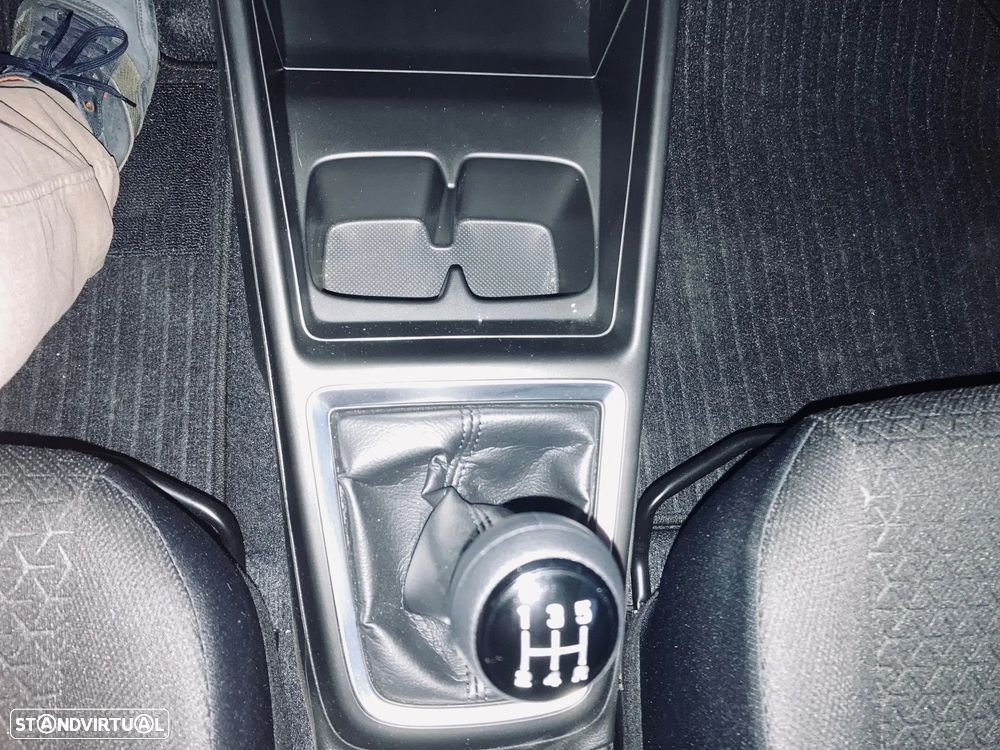 Suzuki Swift 1.2 Mild Hybrid GLX - 16