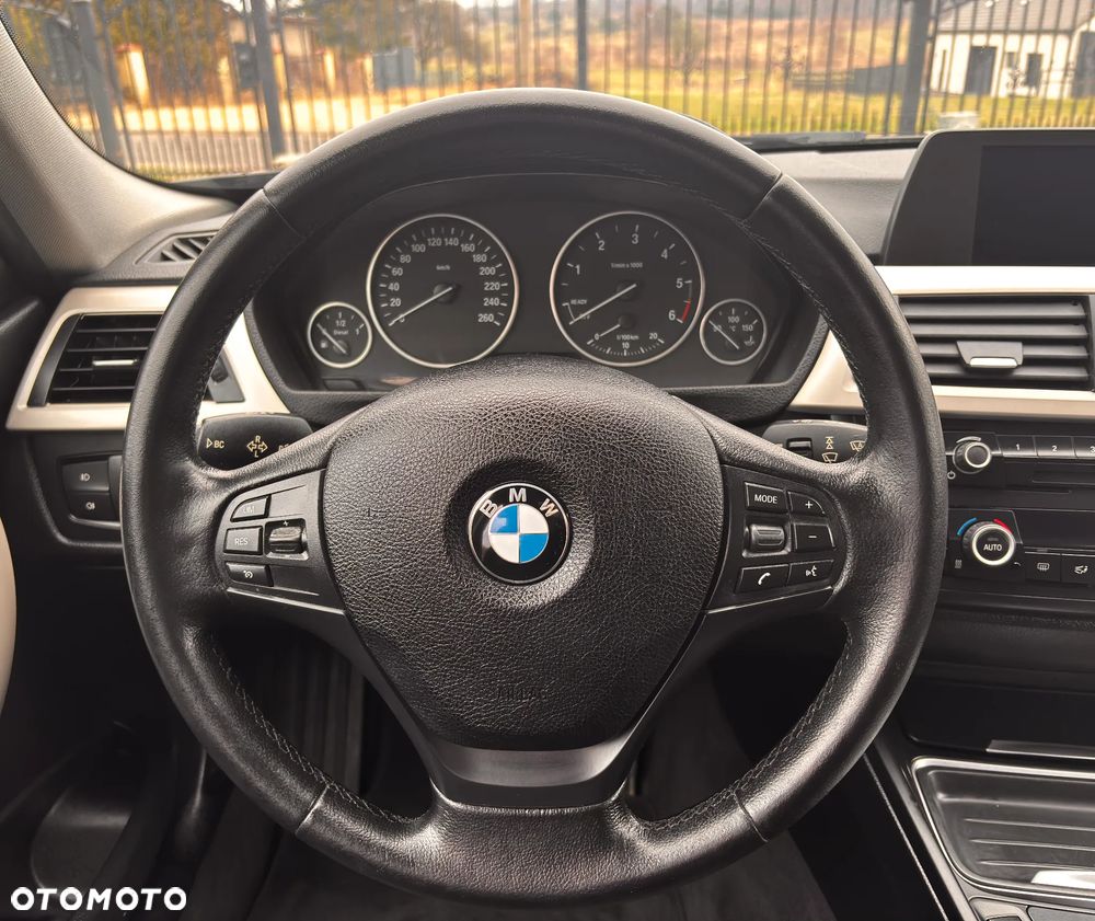 BMW Seria 3 320d Efficient Dynamics Edition - 17