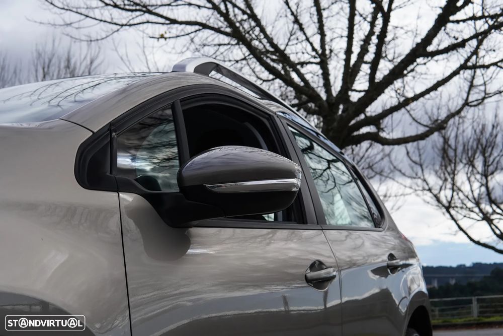 Peugeot 2008 1.2 PureTech Style - 21