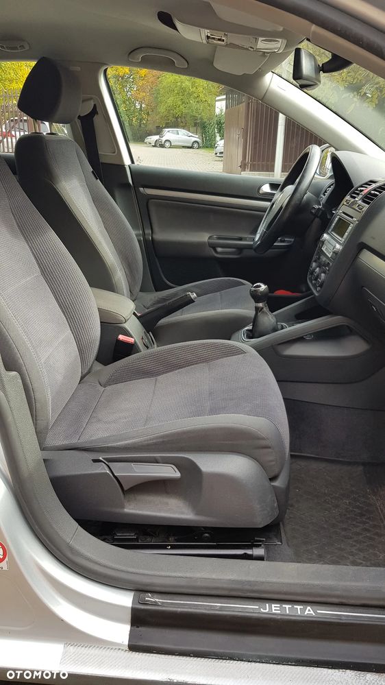 Volkswagen Jetta 1.9 TDI DPF Comfortline - 9