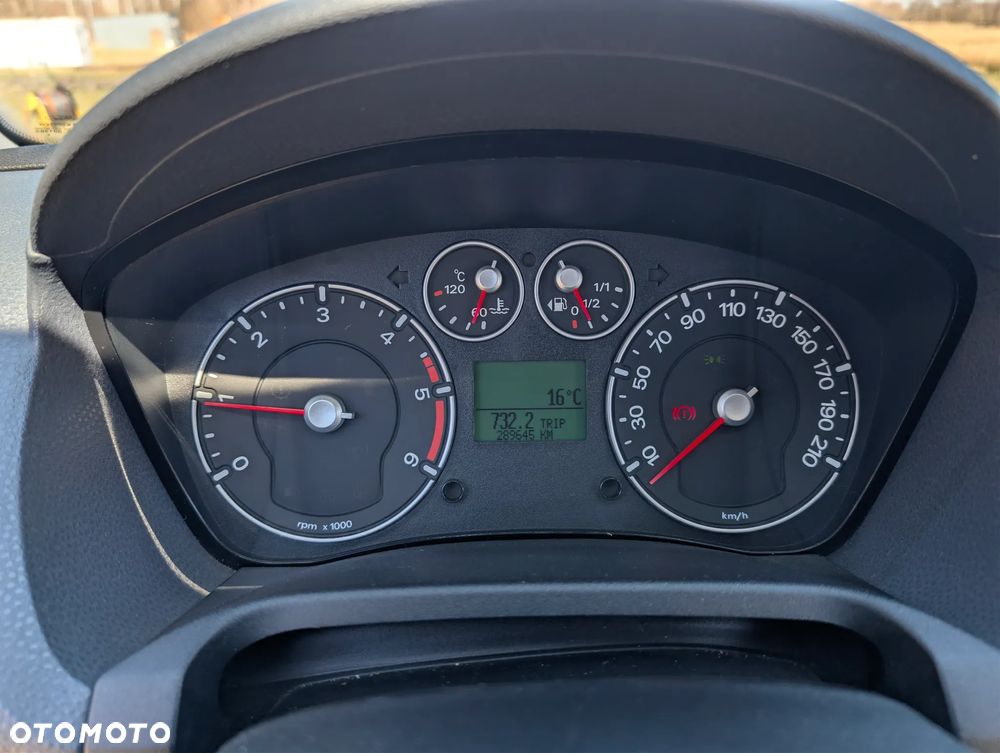 Ford Fiesta 1.6 TDCi Sport - 25