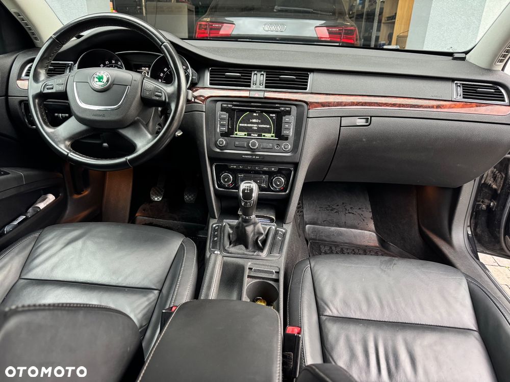 Skoda Superb 1.6 TDI GreenLine - 10