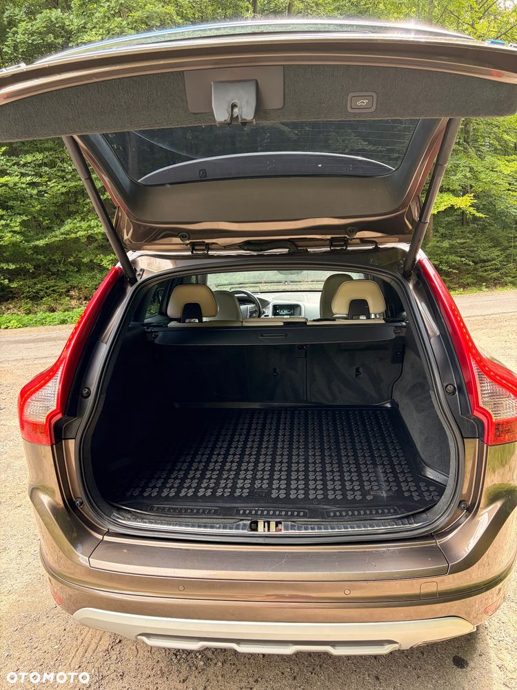 Volvo XC 60 D5 AWD Summum - 9