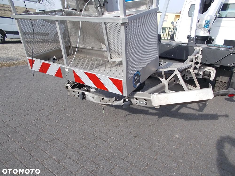 Mercedes-Benz Sprinter - 9