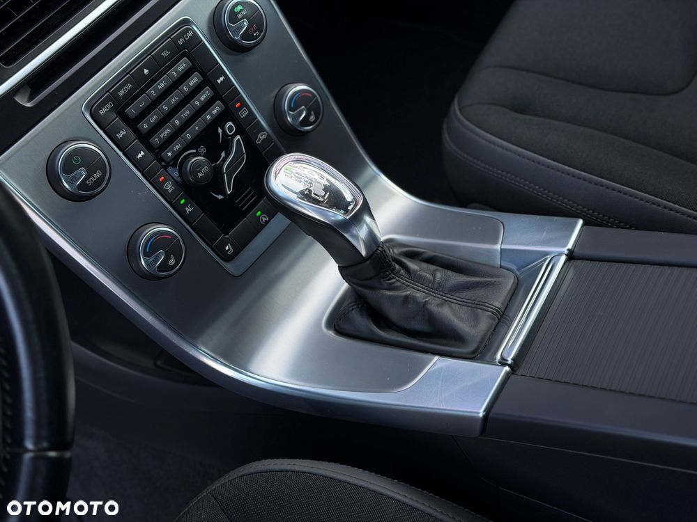 Volvo V60 D3 Summum - 15