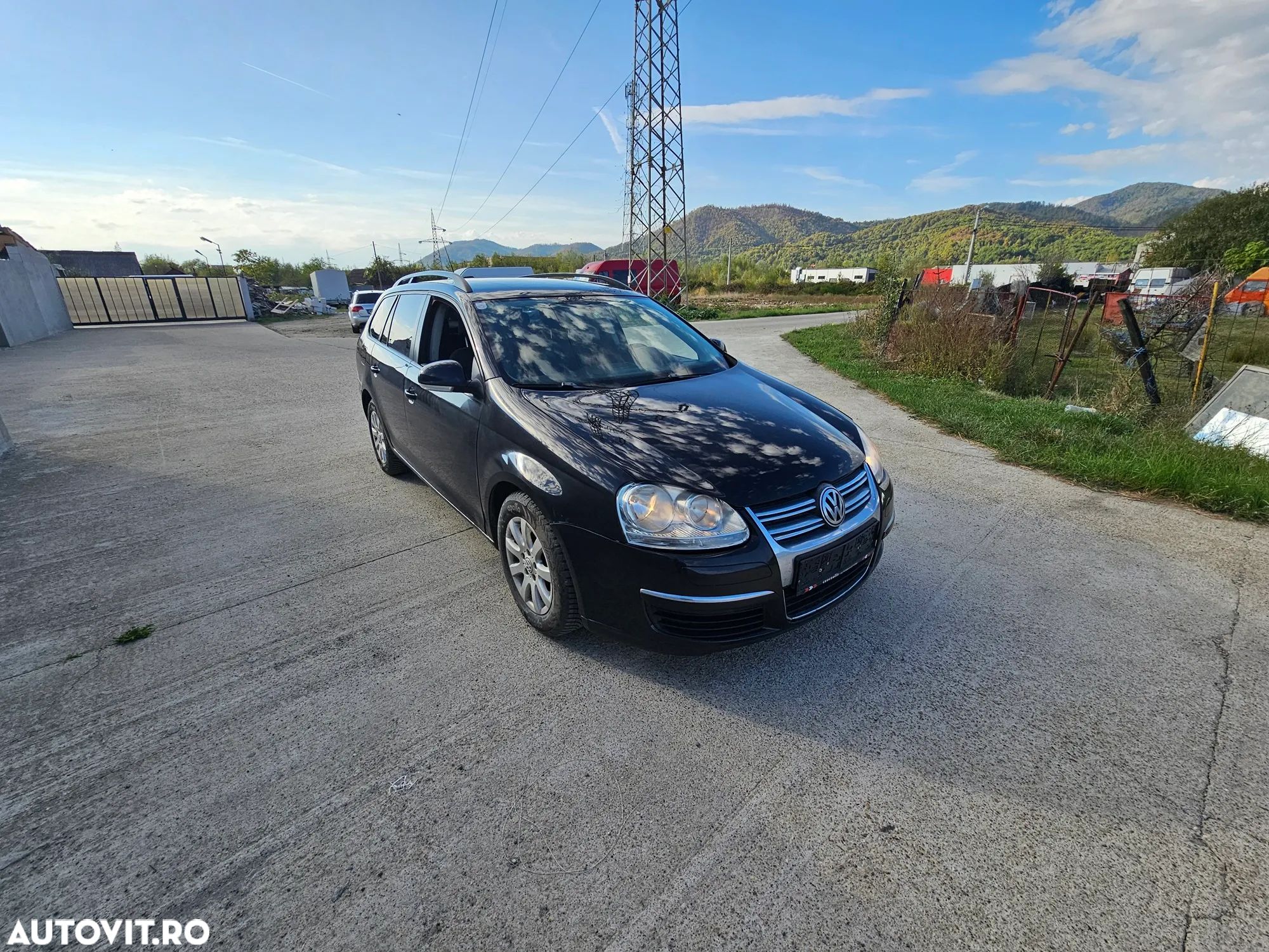 Volkswagen Golf - 1