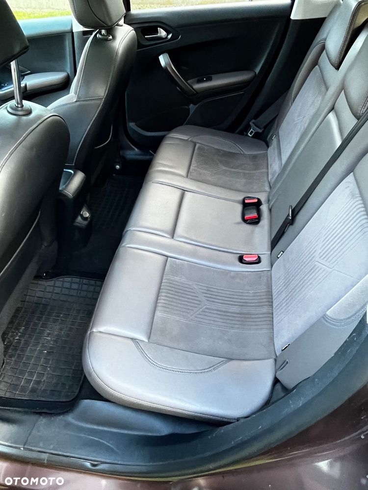 Peugeot 2008 ver-1-6-e--hdi-allure-s-s - 7