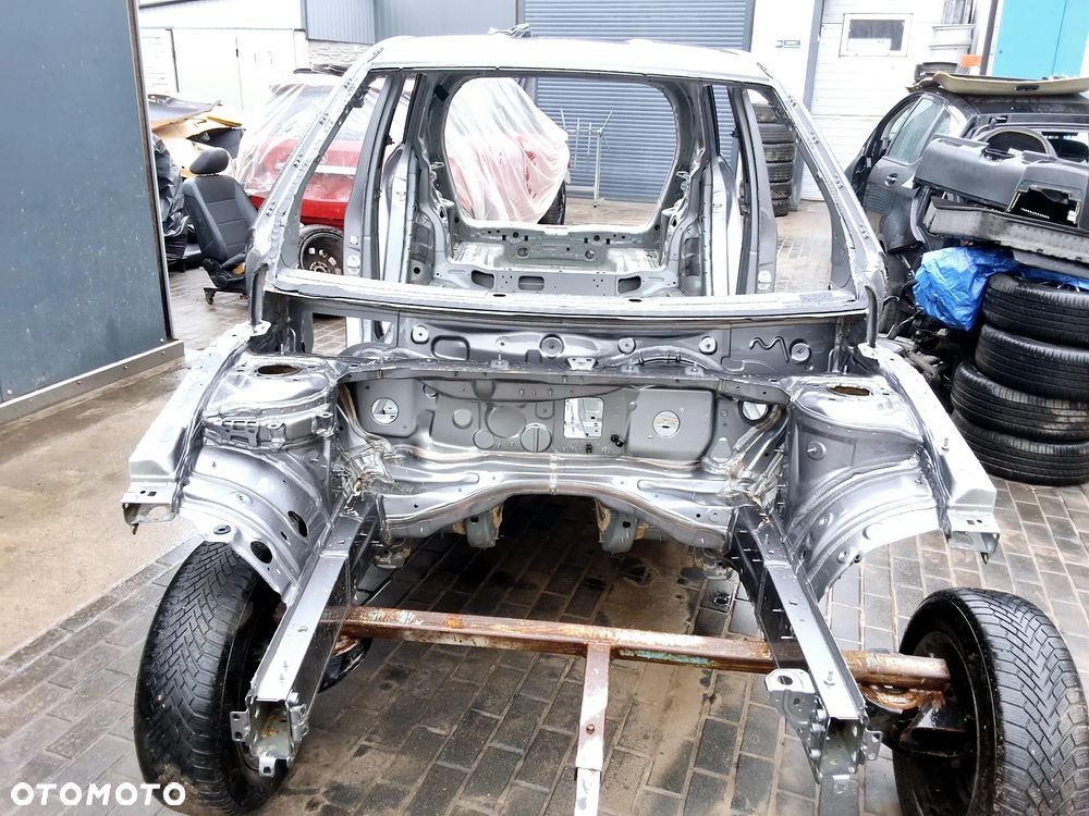 MERCEDES B-KLASA W246 SPRZEDAM KAROSERIĘ EUROPA Z DOKUMĘTAMI W KOLOR 787 W ORYGINALE Z 2013 ROKU - 11