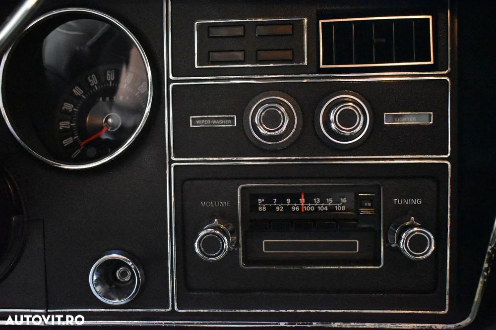 Ford Thunderbird - 12