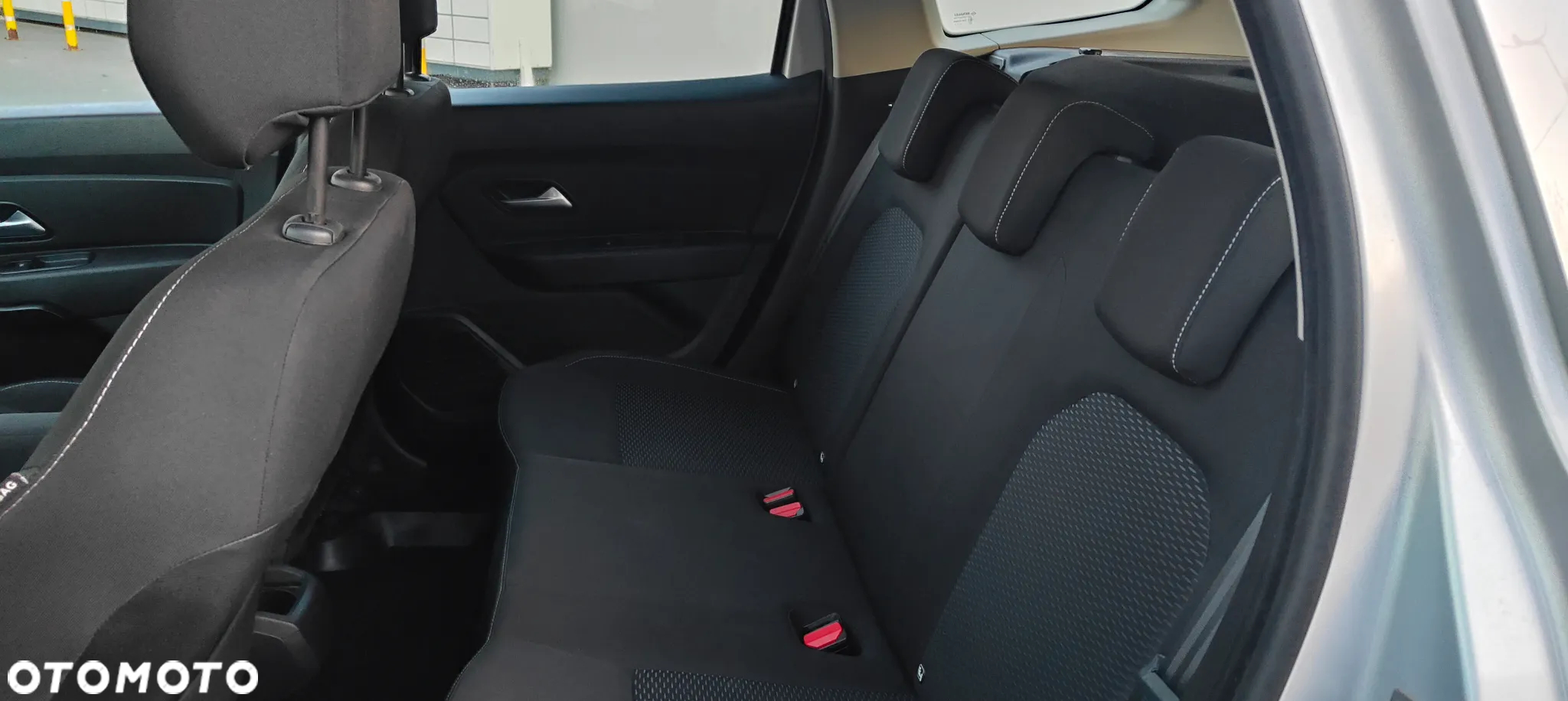 Dacia Duster 1.6 SCe Essential - 25