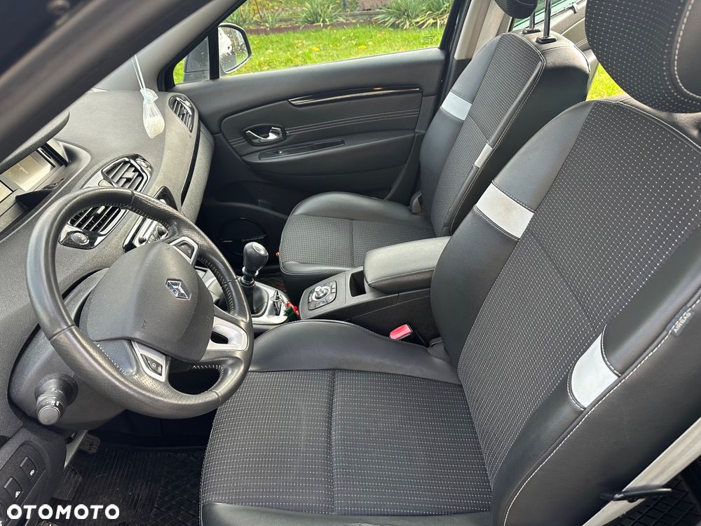 Renault Scenic 1.6 dCi Bose - 10