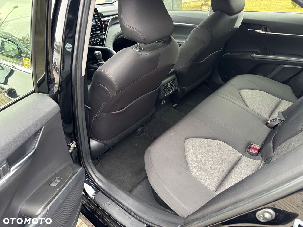 Toyota Camry 2.5 Hybrid Comfort CVT - 18