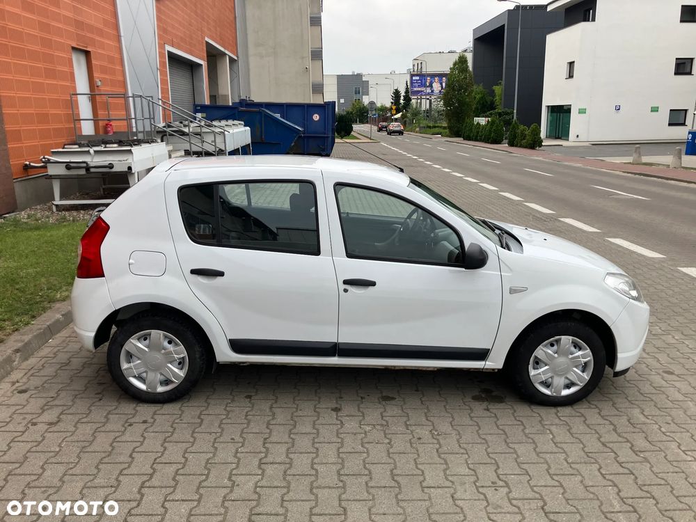 Dacia Sandero 1.2 16V Laureate - 4