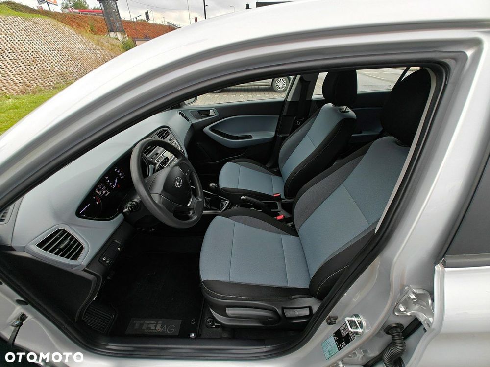 Hyundai i20 blue 1.2 Classic - 21