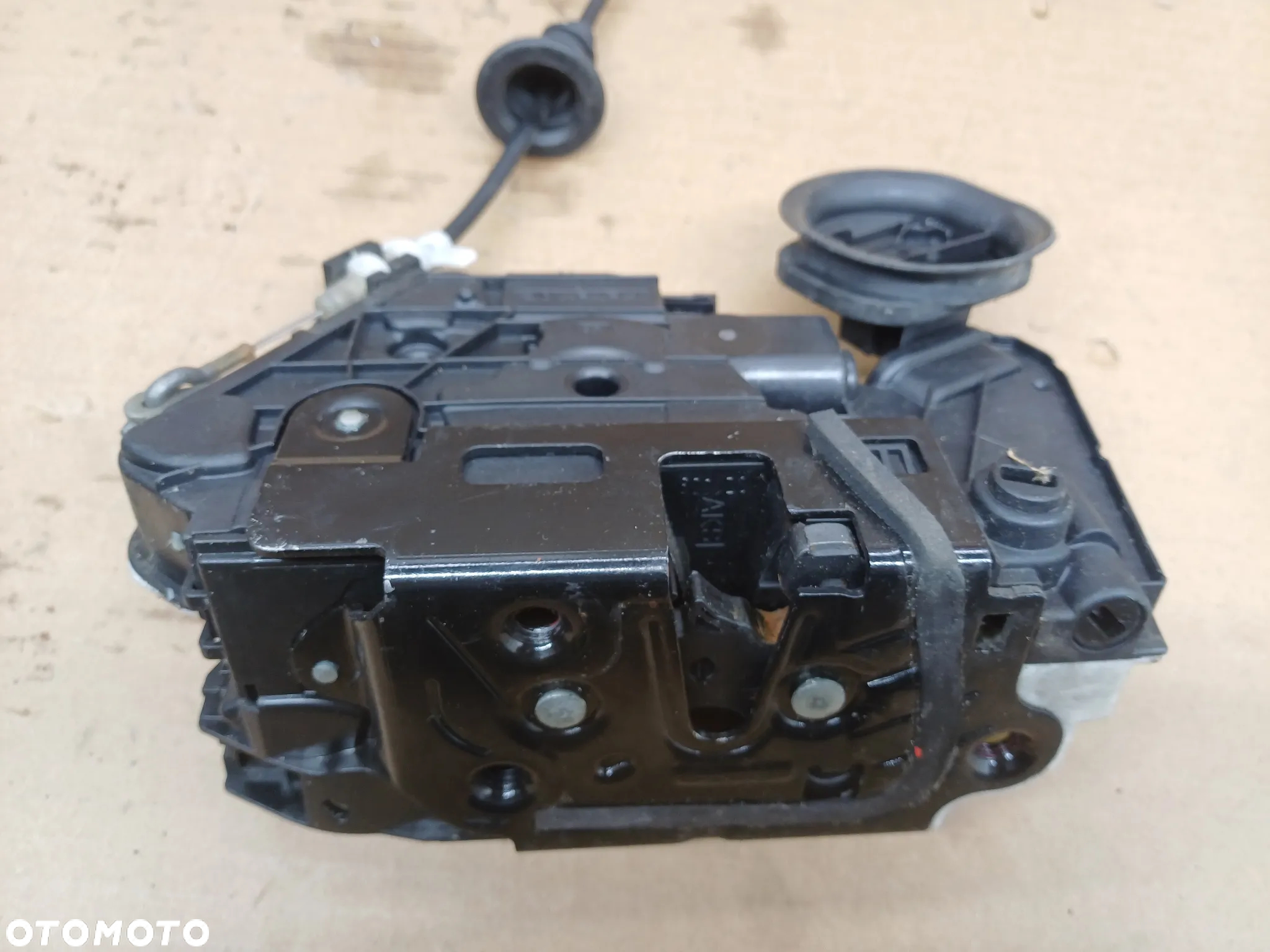 Golf VI HB 5D zamek drzwi tył lewy prawy 5K4837015B  5K1837016B Europa 7 pin - 8