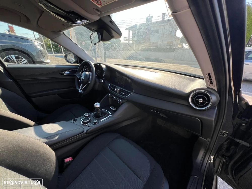 Alfa Romeo Giulia 2.2 D - 14