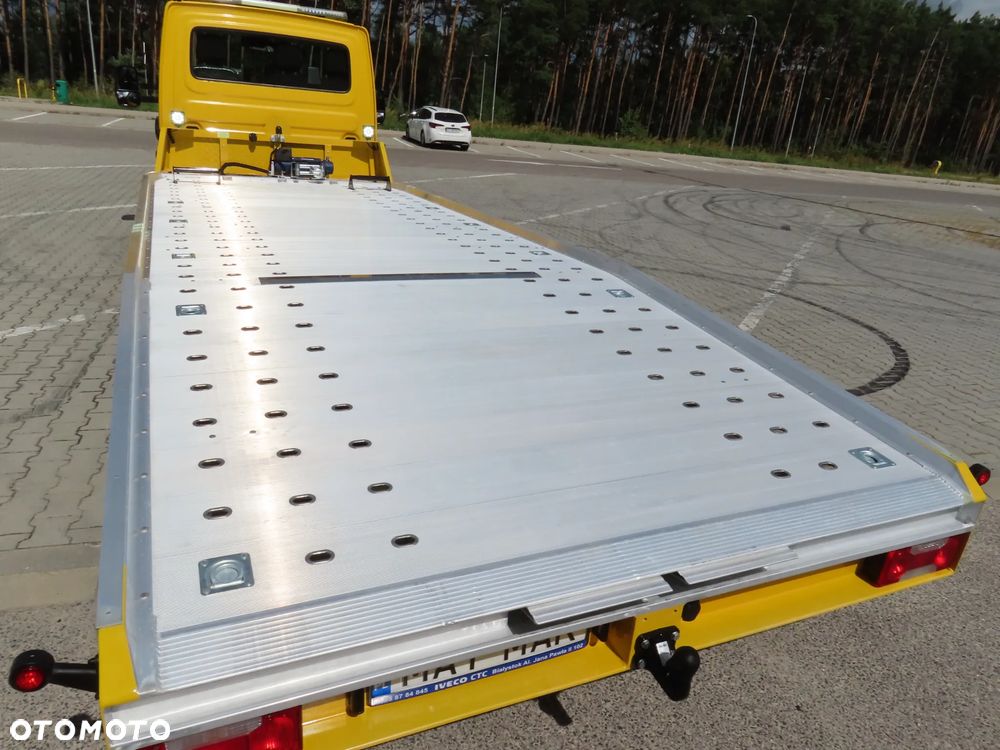 Iveco DAILY 50C18 Laweta POMOC DROGOWA Przewóz Pojazdów AUTOLAWETA 6100 mm Dł. Platformy DMC 3500 Kg Rozstaw Osi 4750 mm WZMACNIANE Zawieszenie Adaptacyjne Pneumatyczne Stan NOWY OKAZJA - 23