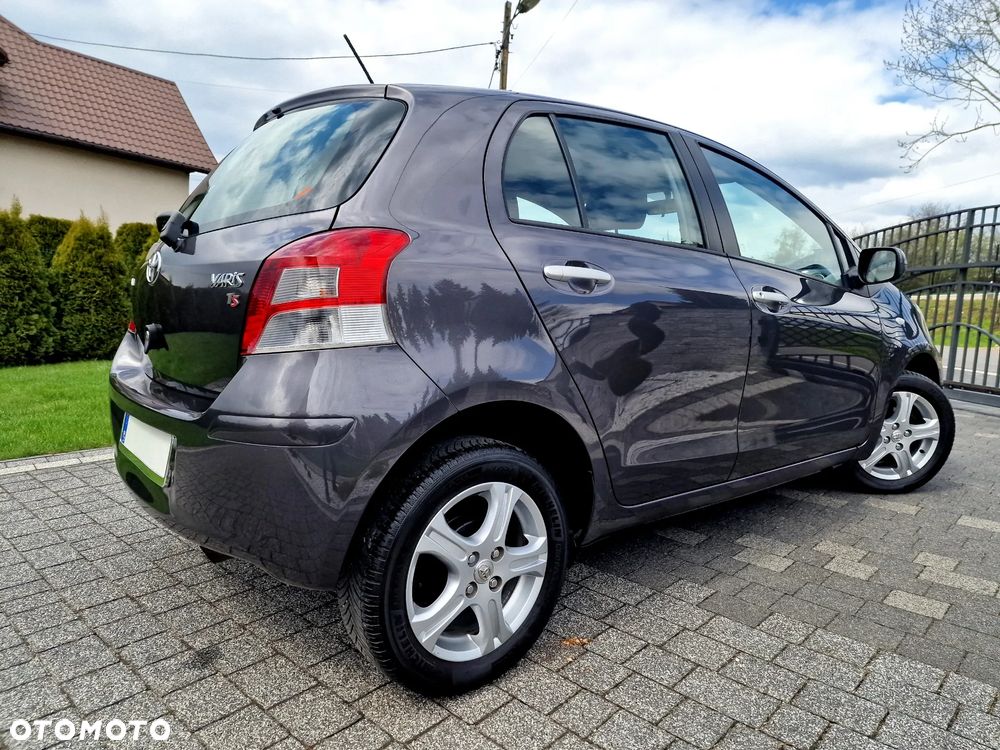 Toyota Yaris 1.33 Prestige - 7