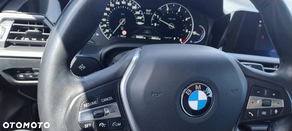 BMW Seria 3 318d - 16