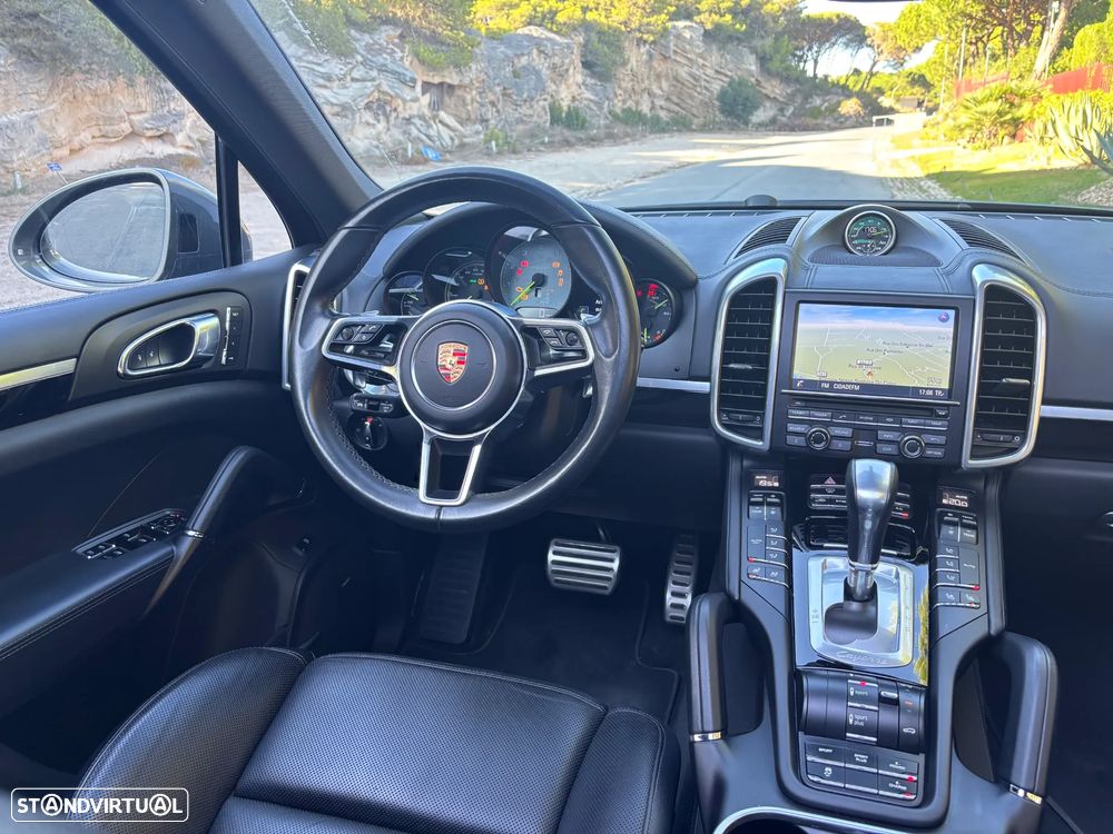 Porsche Cayenne S E-Hybrid - 11