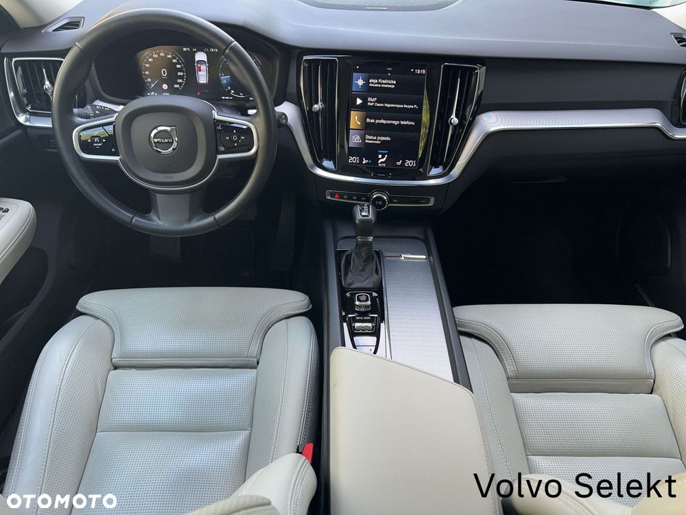 Volvo V60 Cross Country - 12