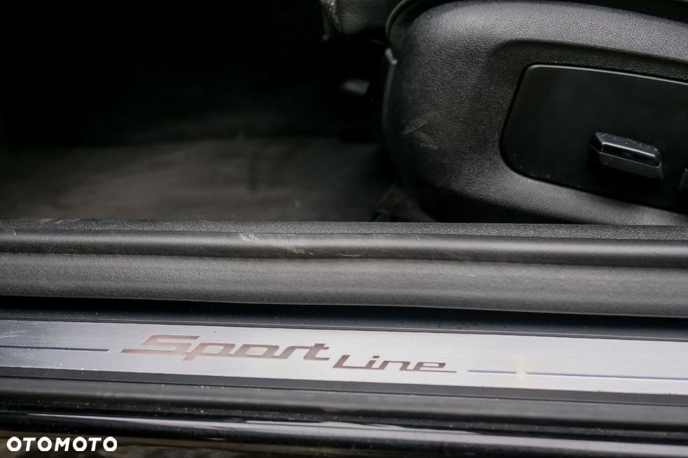 BMW Seria 5 518d Luxury Line sport - 12