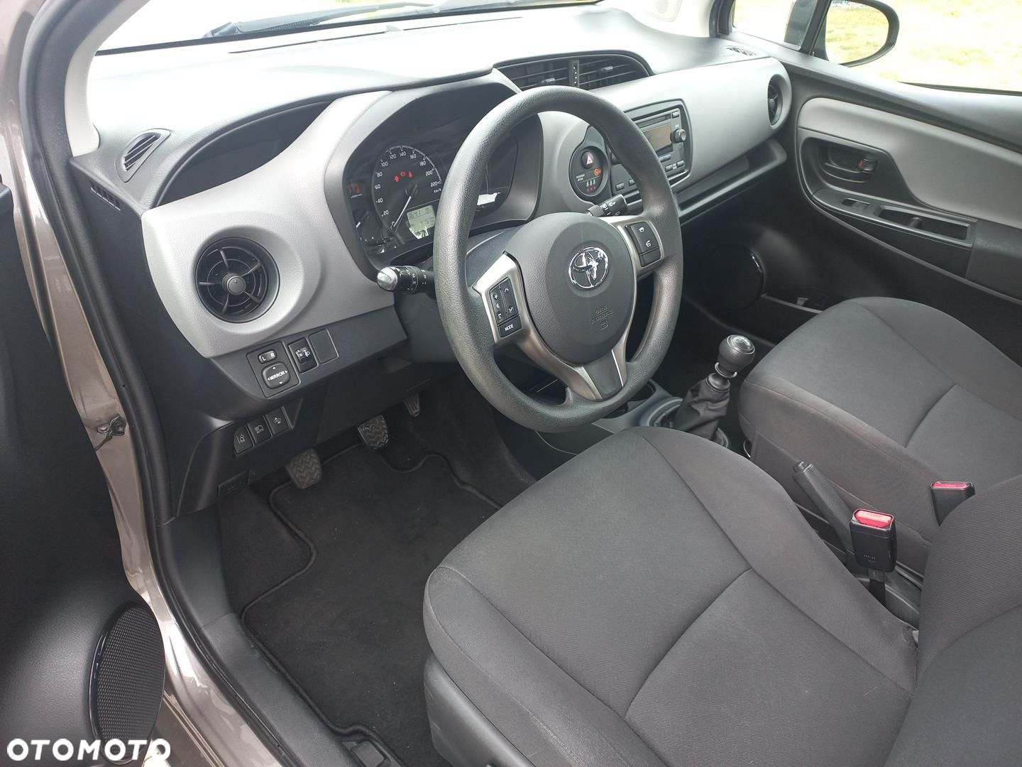 Toyota Yaris - 17