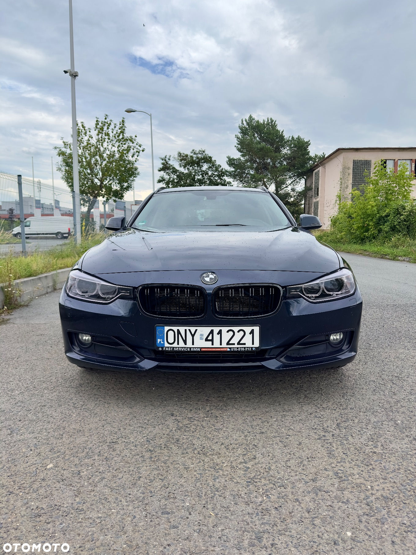 BMW Seria 3 318d Touring Sport Line - 2