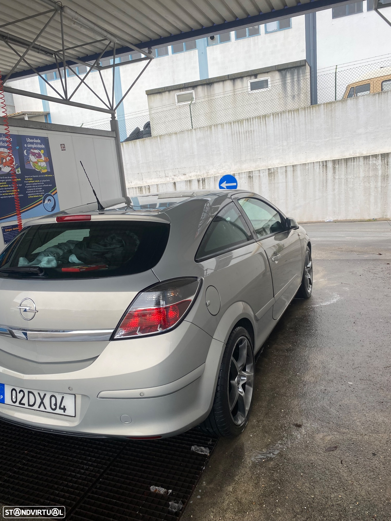 Opel Astra GTC 1.9 CDTi - 8