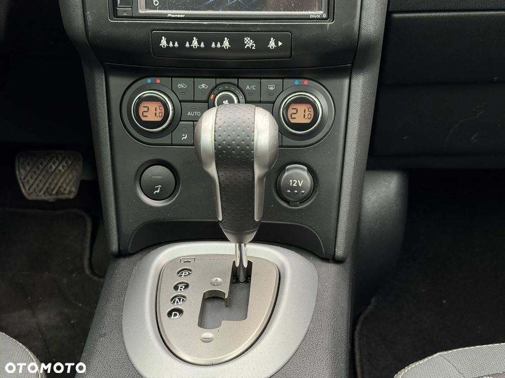 Nissan Qashqai 2.0 I-Way CVT - 28