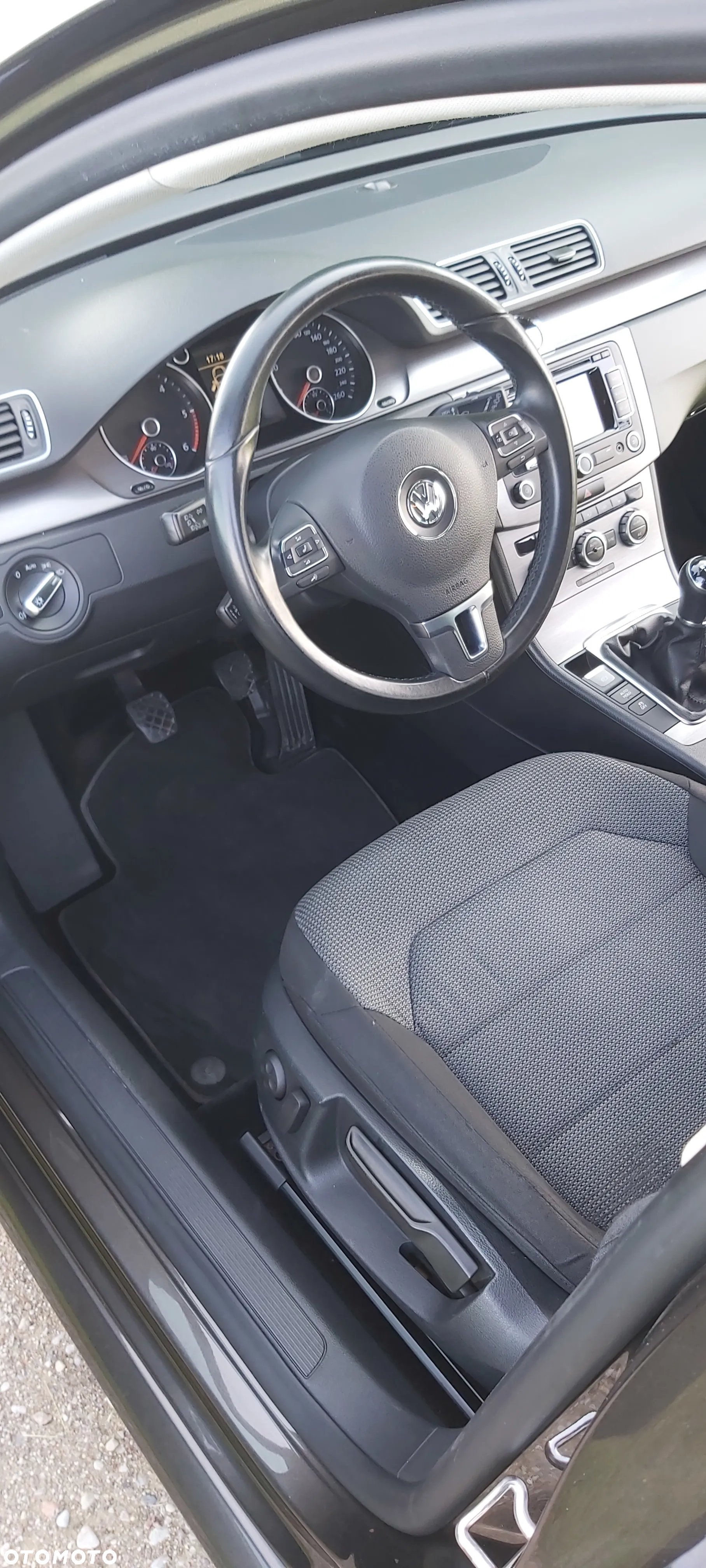 Volkswagen Passat 2.0 TDI Comfortline - 6