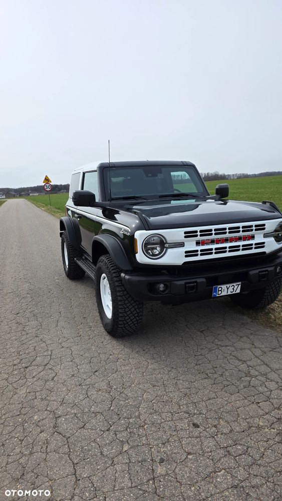 Ford Bronco - 10