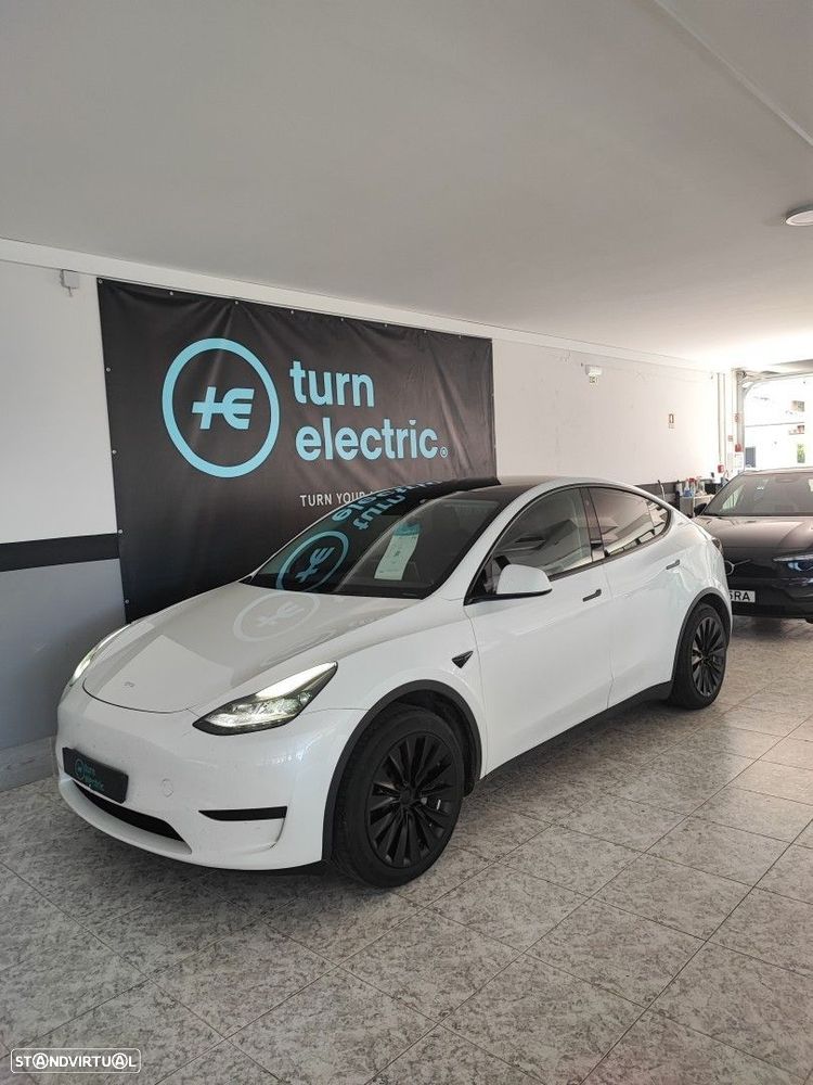 Tesla Model Y Long Range RWD — fotografia 2