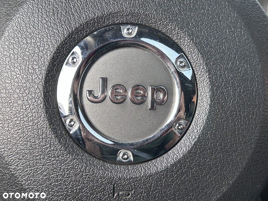 Jeep Grand Cherokee - 8