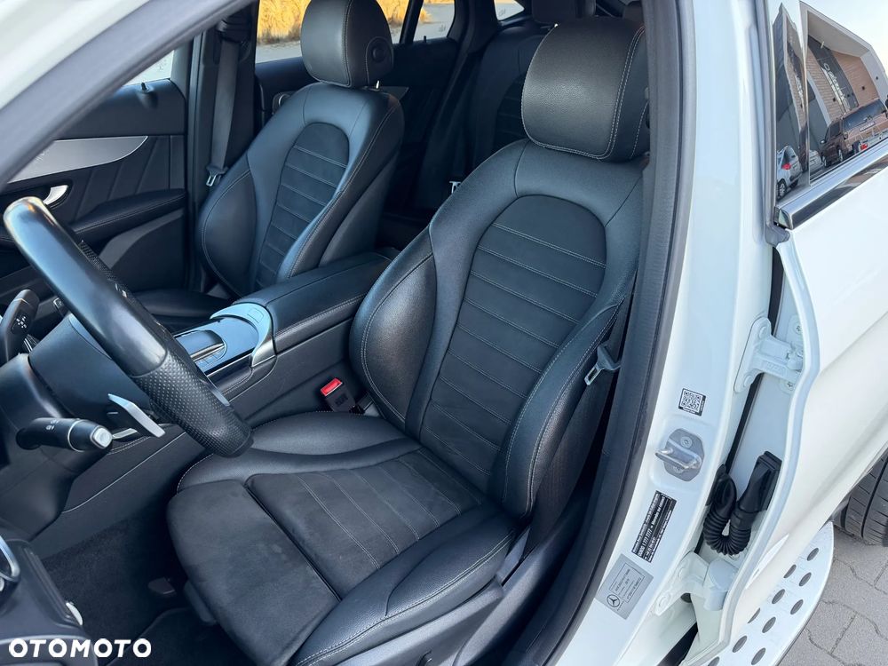 Mercedes-Benz GLC 300 d 4-Matic - 27