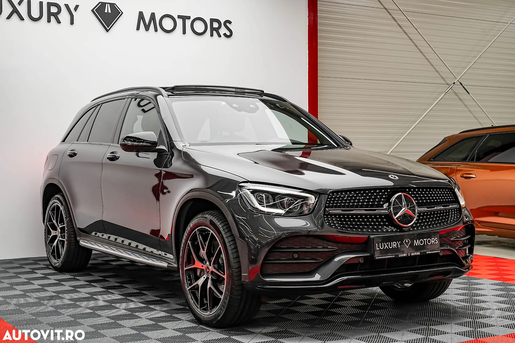 Mercedes-Benz GLC 300 e 4Matic 9G-TRONIC AMG Line Plus - 5