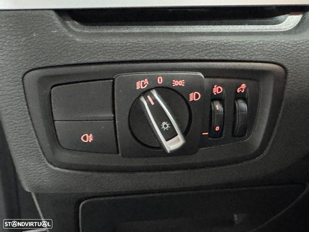 BMW X1 16 d sDrive Advantage Auto - 26