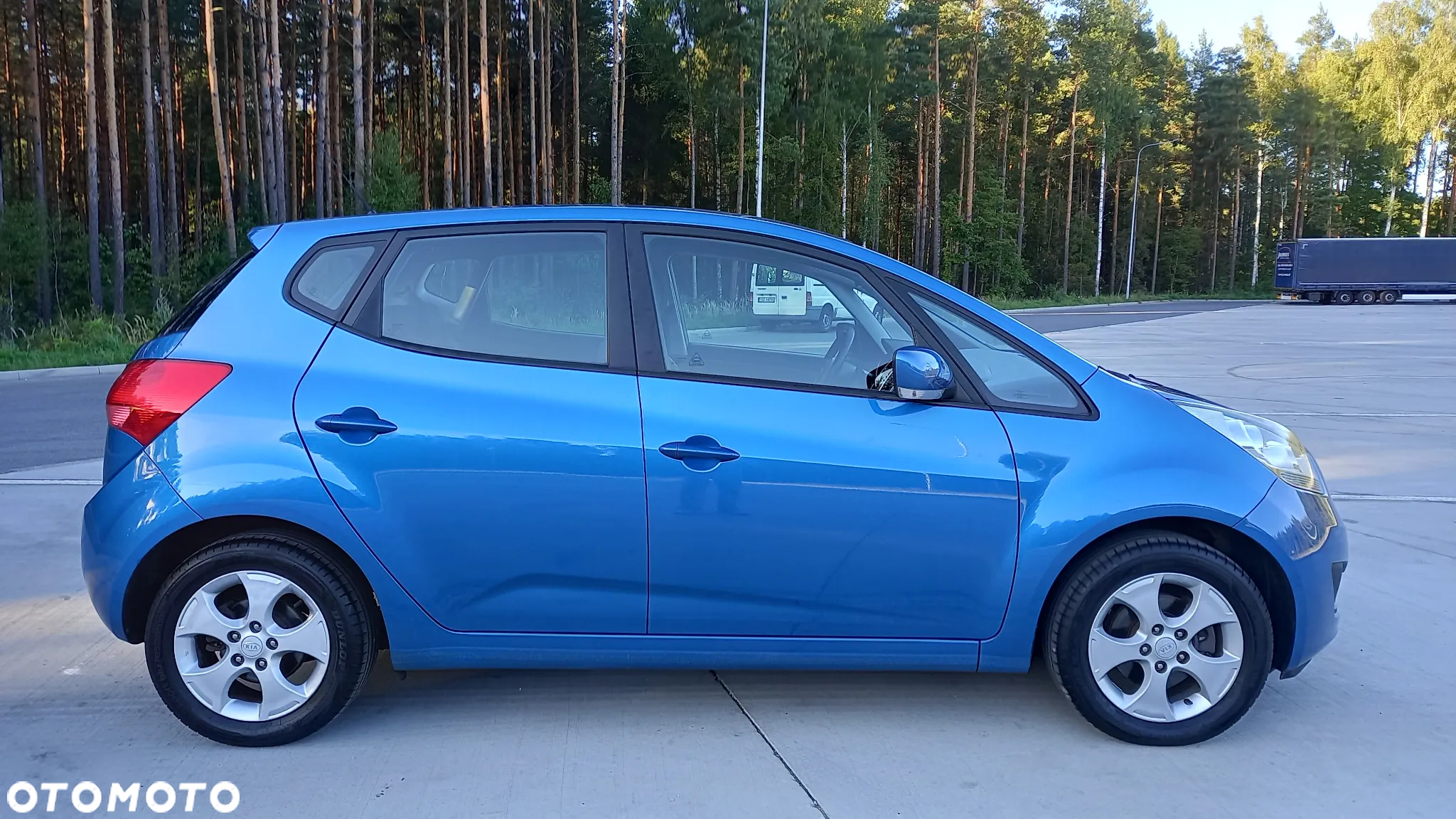 Kia Venga - 10