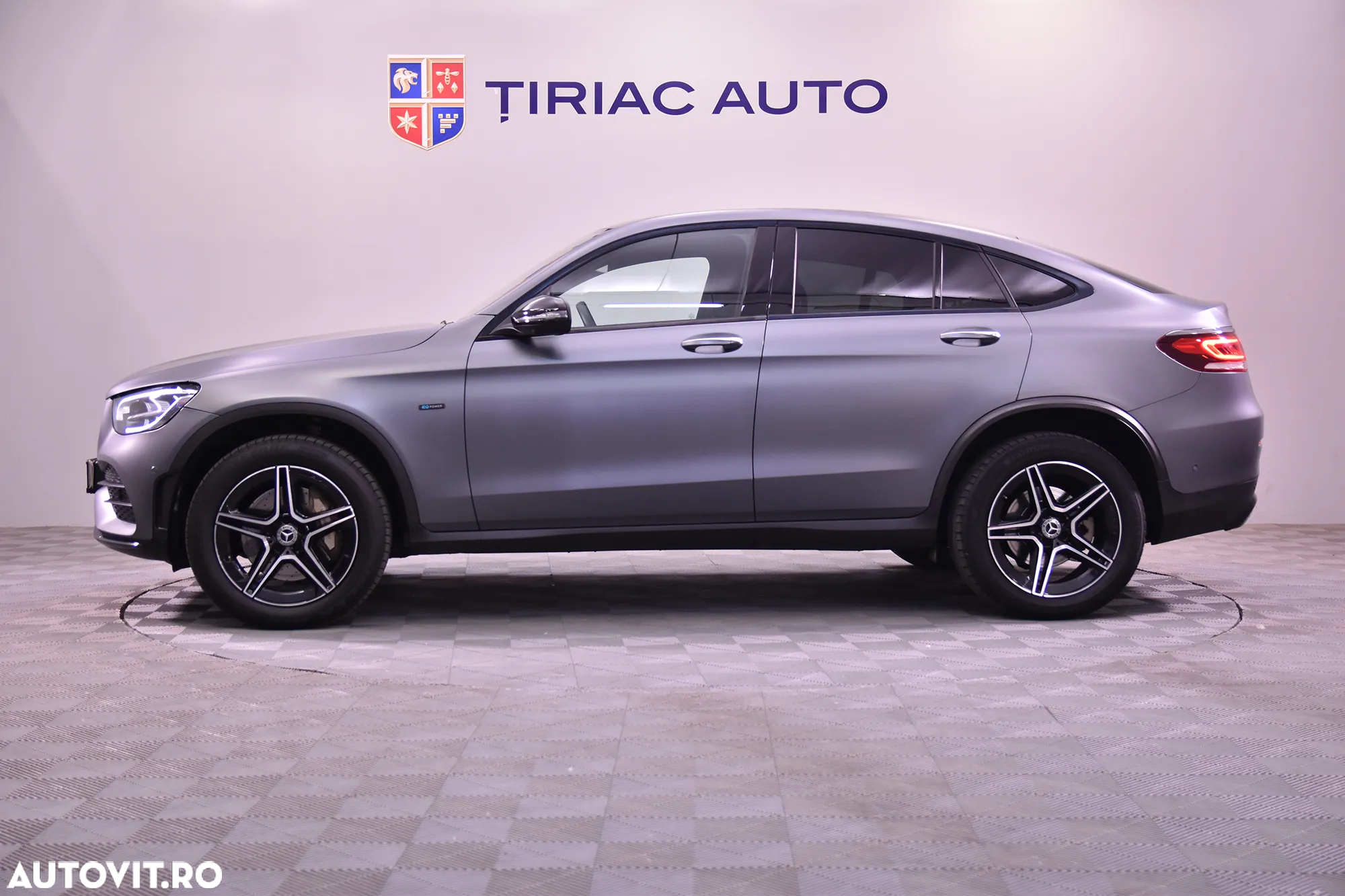 Mercedes-Benz GLC Coupe 300 e 4Matic 9G-TRONIC AMG Line - 2