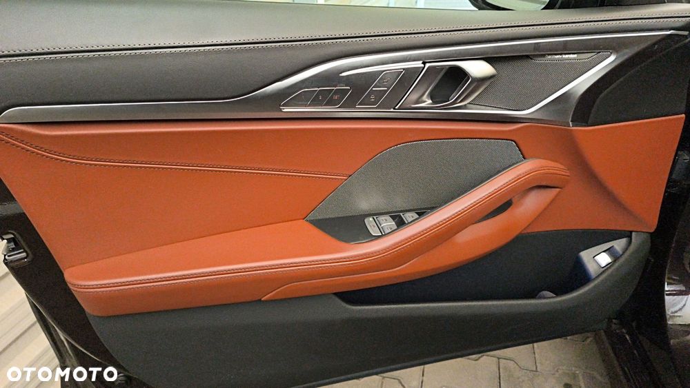 BMW Seria 8 M850i xDrive - 16