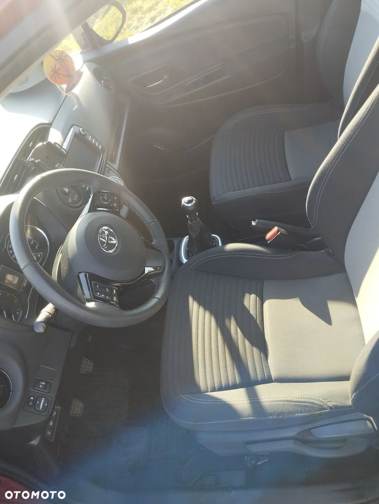 Toyota Yaris 1.5 Active - 9
