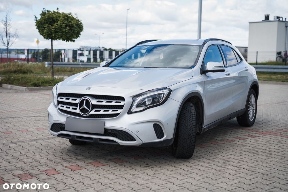 Mercedes-Benz GLA 200 7G-DCT - 1