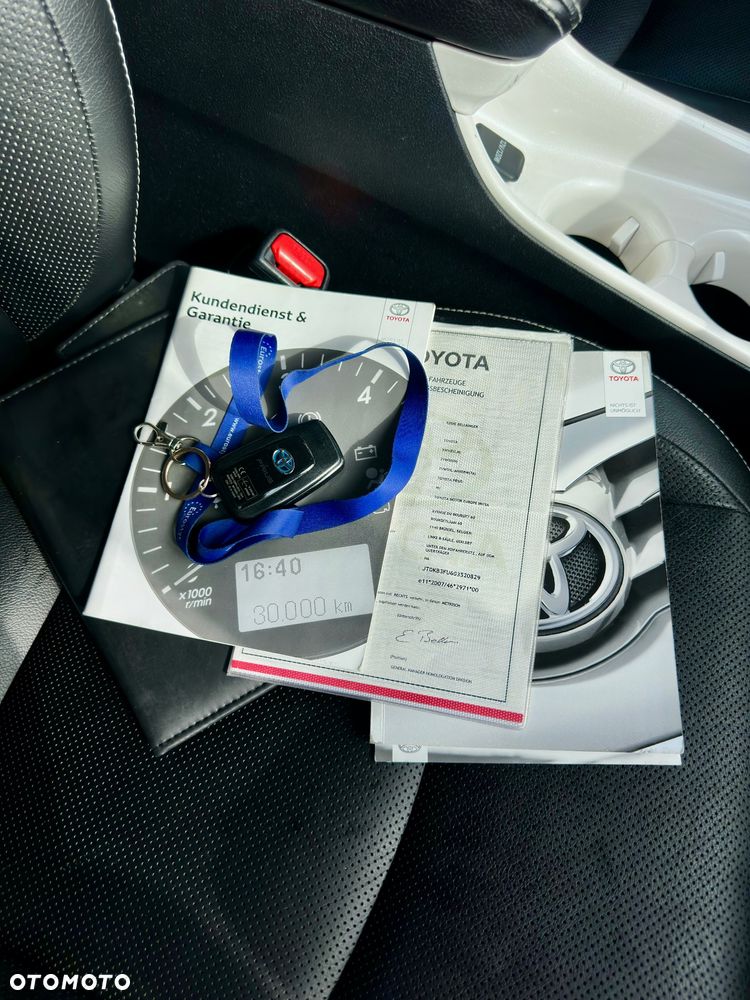 Toyota Prius 1.8 Hybrid Prestige - 34