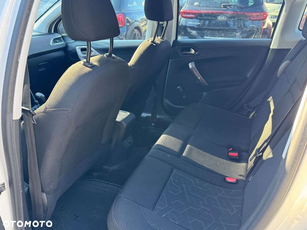 Peugeot 2008 - 10
