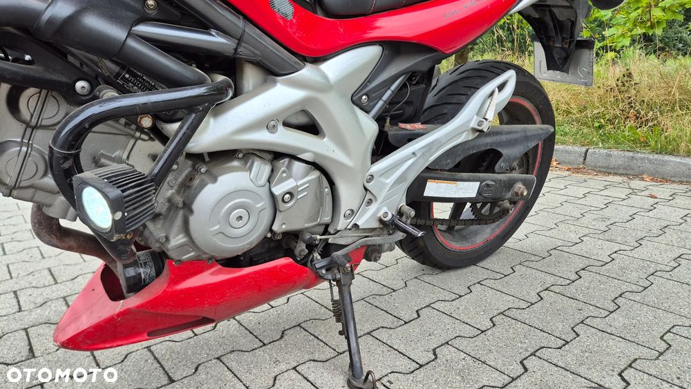 Suzuki Gladius - 5